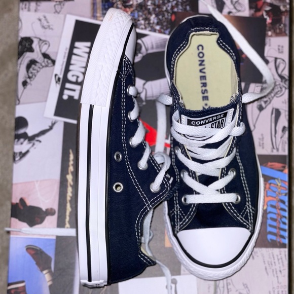 Kid CONVERSE - Navy Blue/White - Sz: 2.5 - Picture 2 of 4